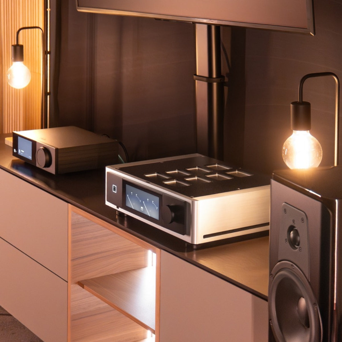 NAD M33 V2 BluOS® Streaming DAC Amplifier | NAD