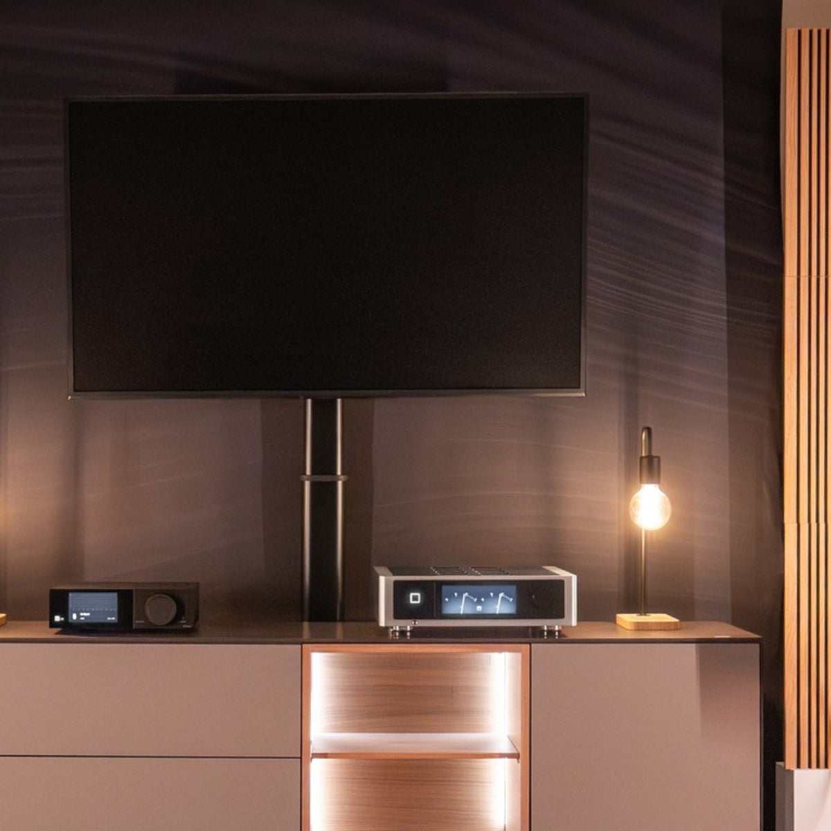 NAD M33 V2 BluOS® Streaming DAC Amplifier