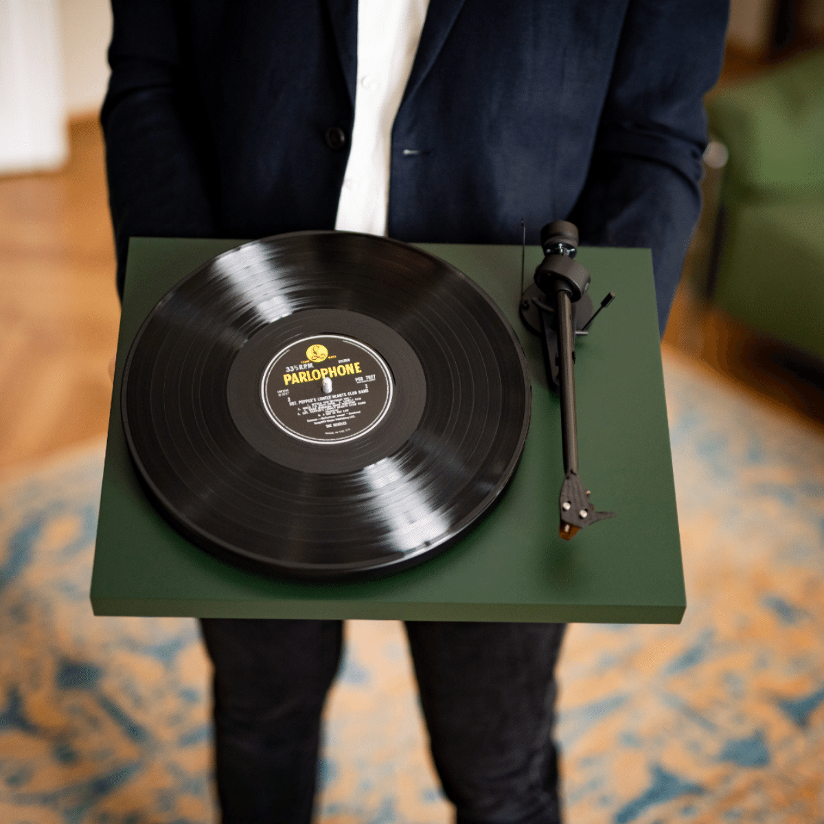 Pro-Ject Debut Carbon EVO Turntable #colour_satin fir green