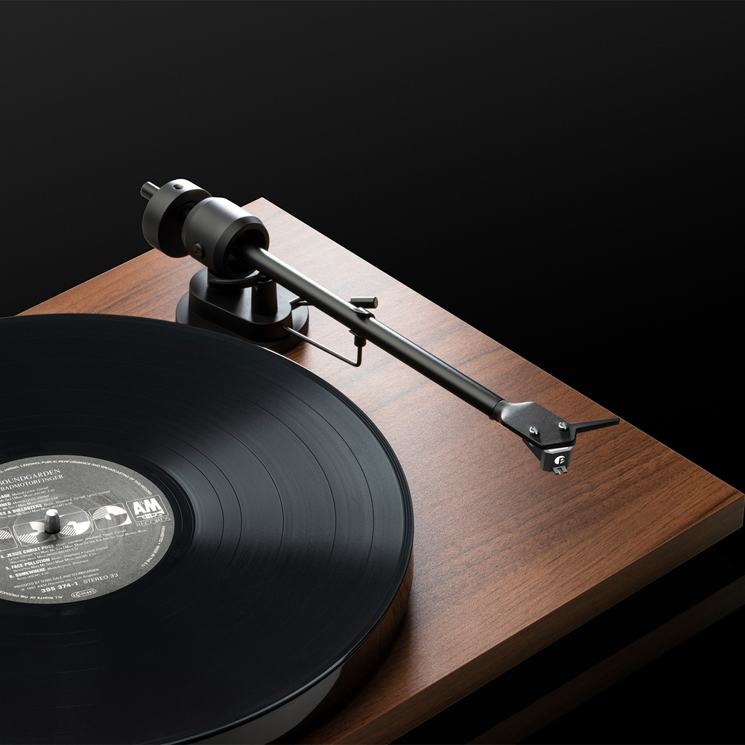 Pro-Ject E1 Turntable with Pick It MM E Cartridge