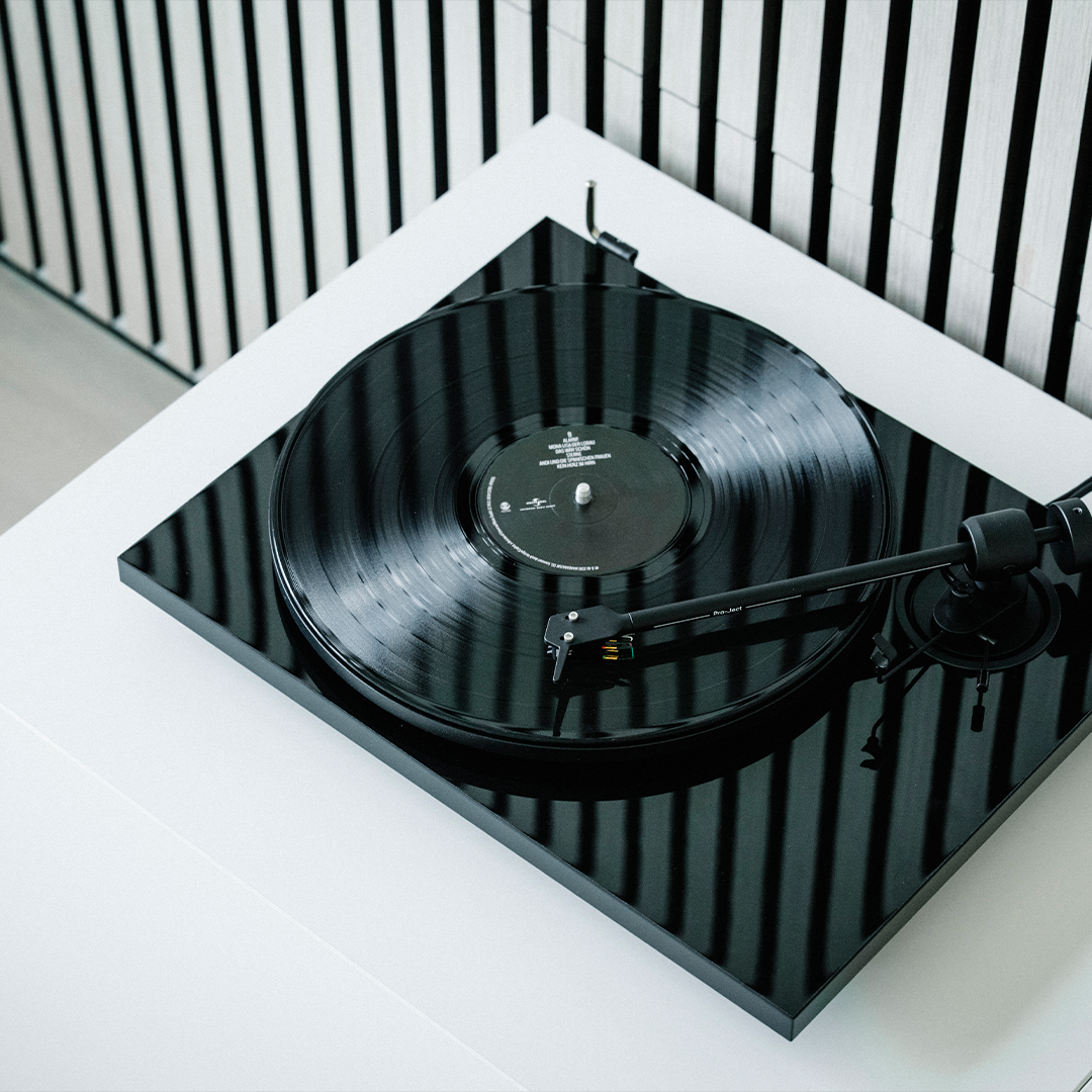 Pro-Ject E1 Turntable with Pick It MM E Cartridge