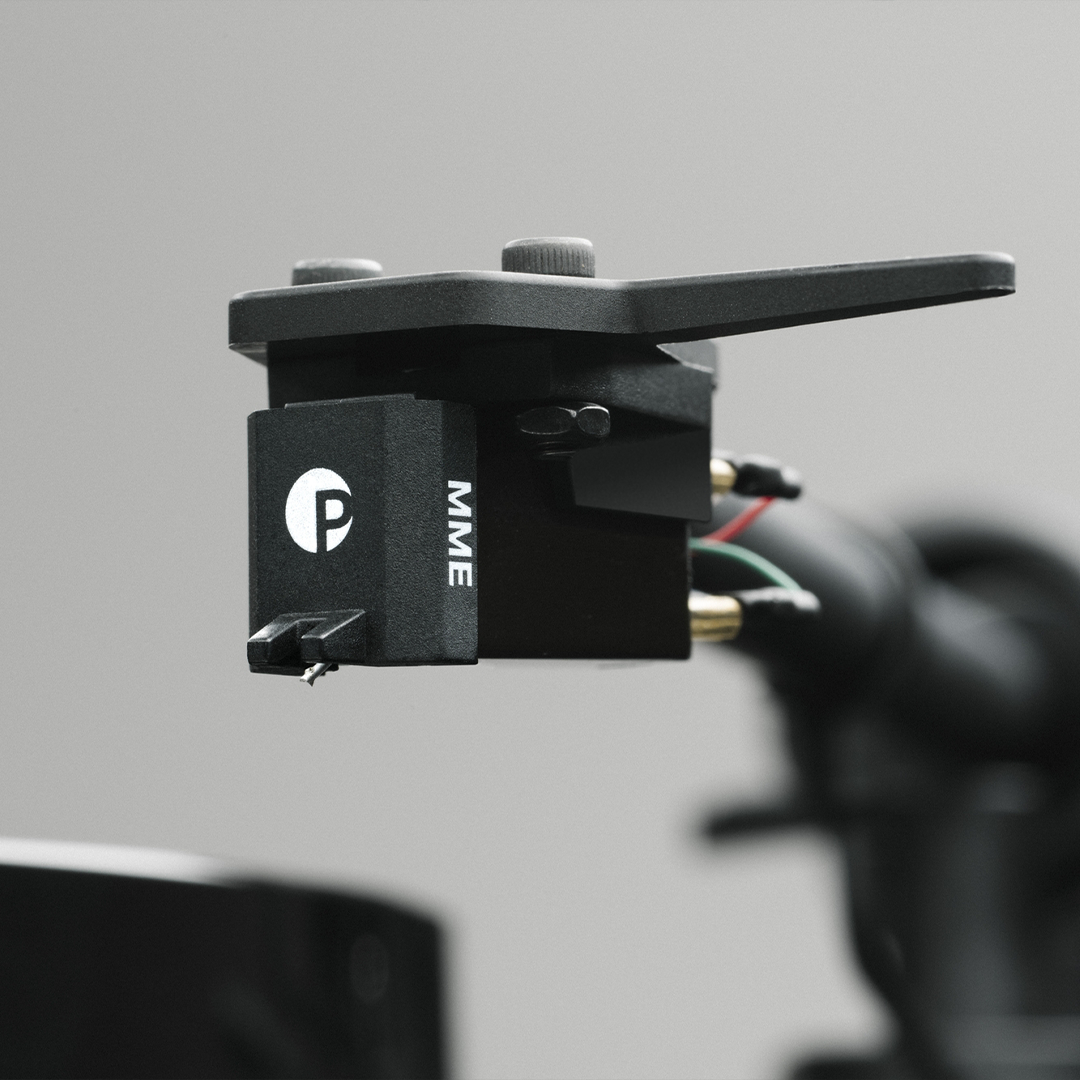 Pro-Ject E1 Turntable with Pick It MM E Cartridge