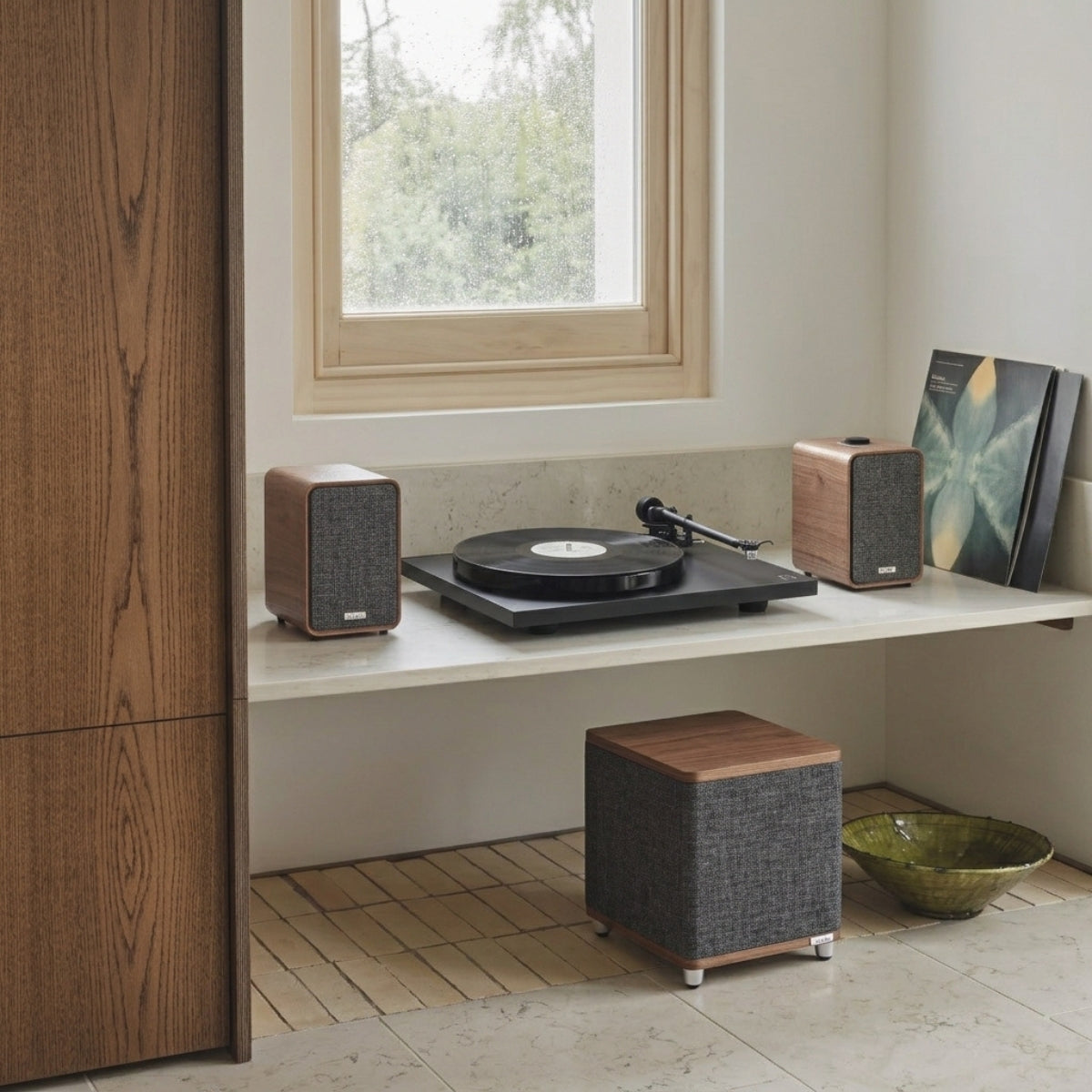 Ruark Pack 1 – MR1 MK3 Desktop Speakers, RS1 Subwoofer & Rega Planar 1 Plus Turntable