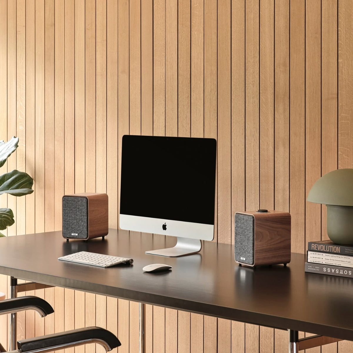 Ruark Pack 1 – MR1 MK3 Desktop Speakers, RS1 Subwoofer & Rega Planar 1 Plus Turntable