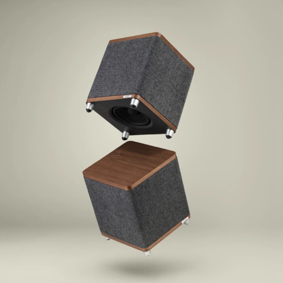 Ruark Pack 1 – MR1 MK3 Desktop Speakers, RS1 Subwoofer & Rega Planar 1 Plus Turntable