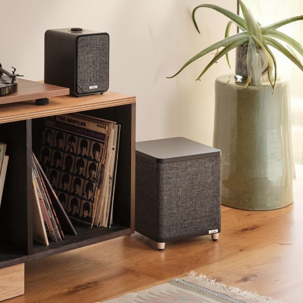 Ruark Pack 2 - MR1 Mk3 Desktop Speakers, RS1 Subwoofer & Pro-Ject T2 Turntable