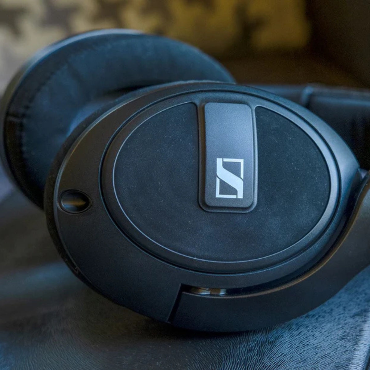 Sennheiser HD 569 Closed Back Headphones