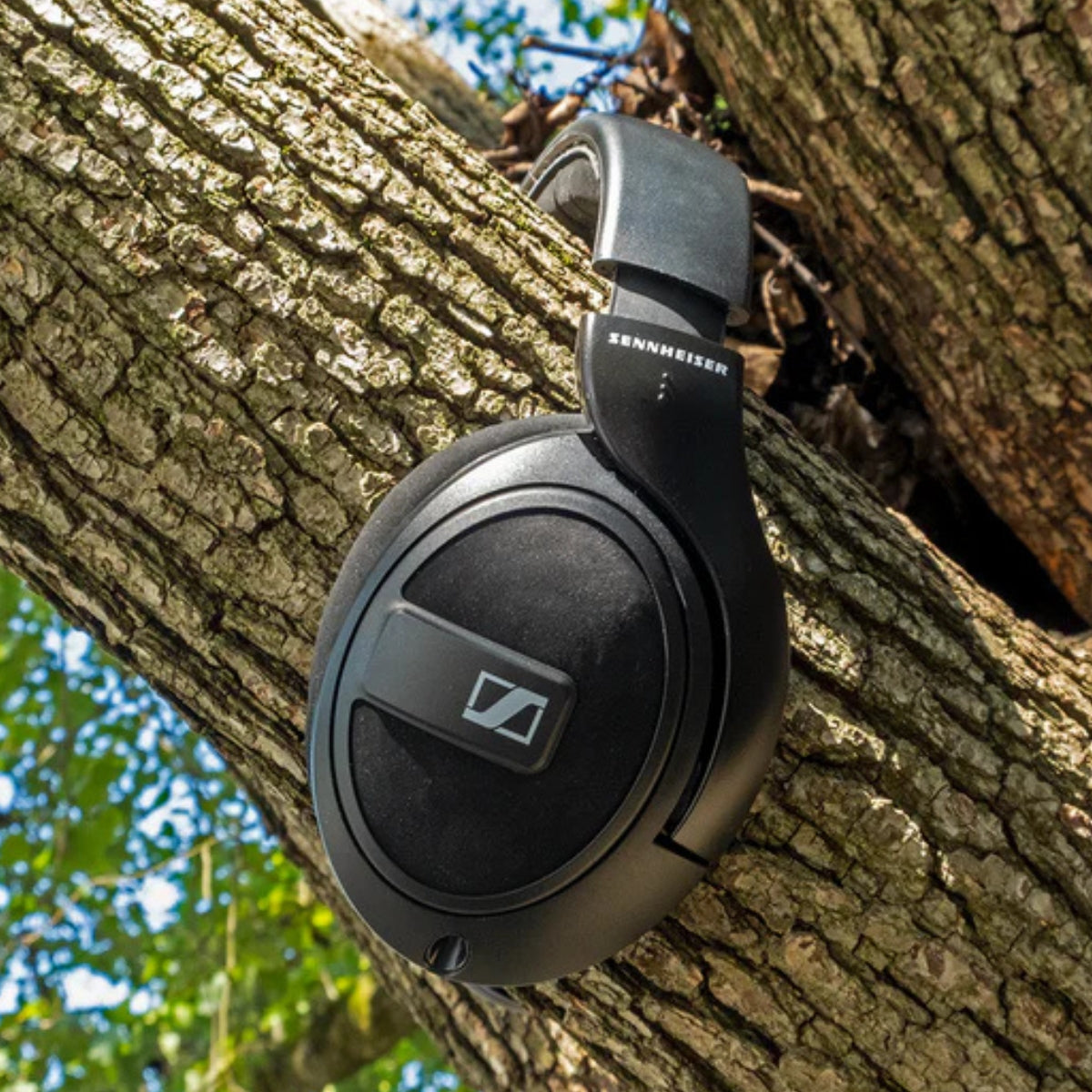 Sennheiser HD 569 Closed Back Headphones