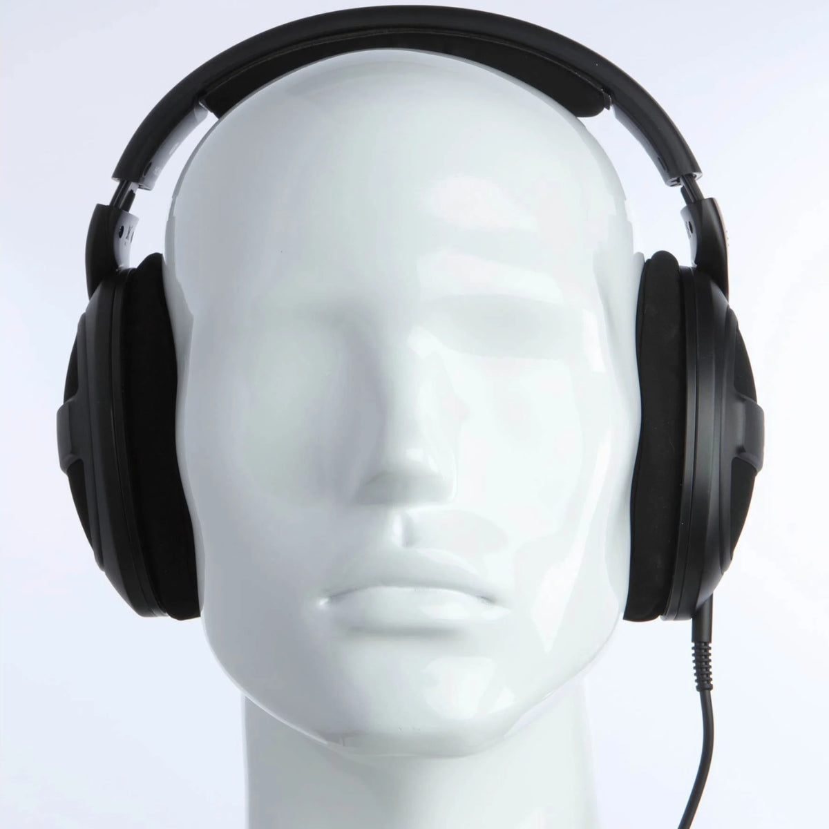 Sennheiser HD 569 Closed Back Headphones