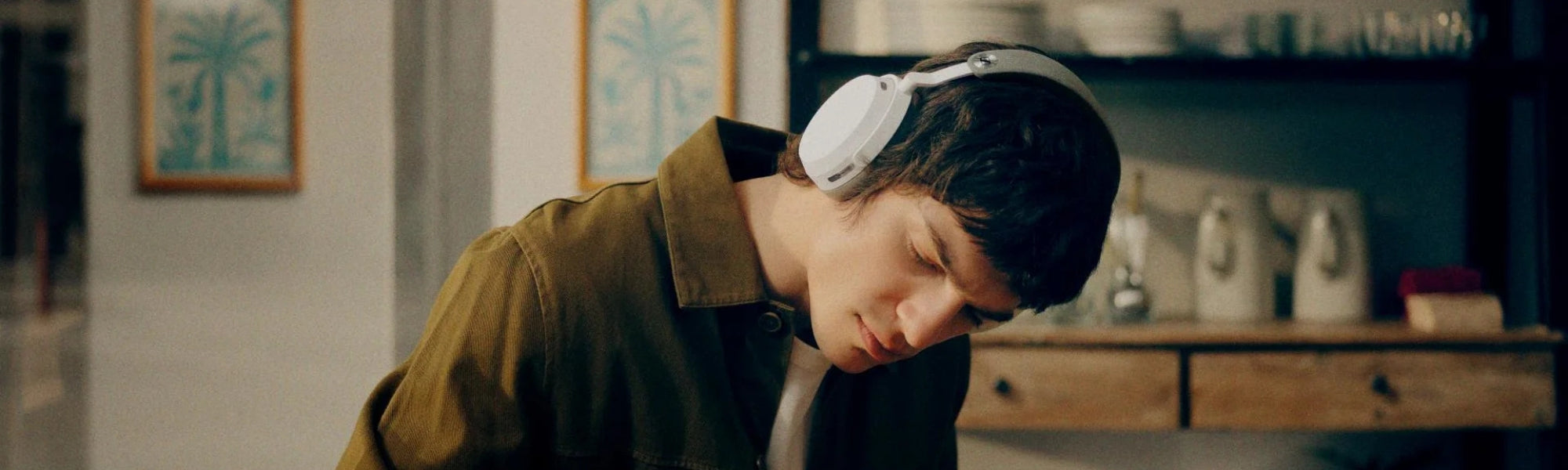 Sennheiser Momentum 5 Wireless Over-ear Headphones