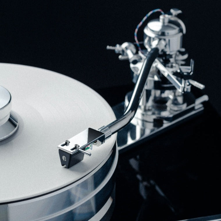 Pro-Ject Signature 12 Turntable