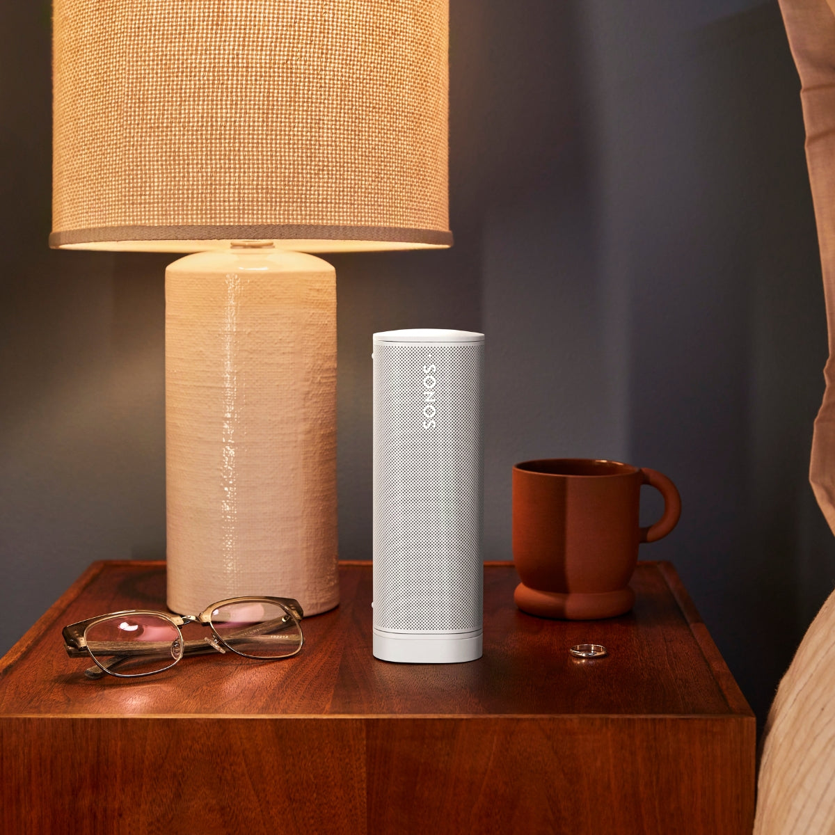 SonosRoam2ChargingPack #colour_white