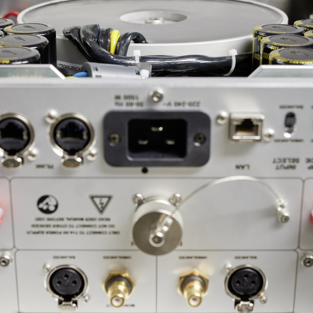 T+A A 3100 HV Reference Stereo Power Amplifier