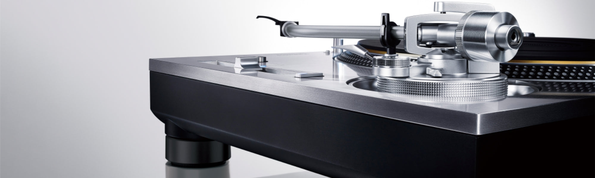 Technics SL-1200G Grand Class Direct Drive Turntable