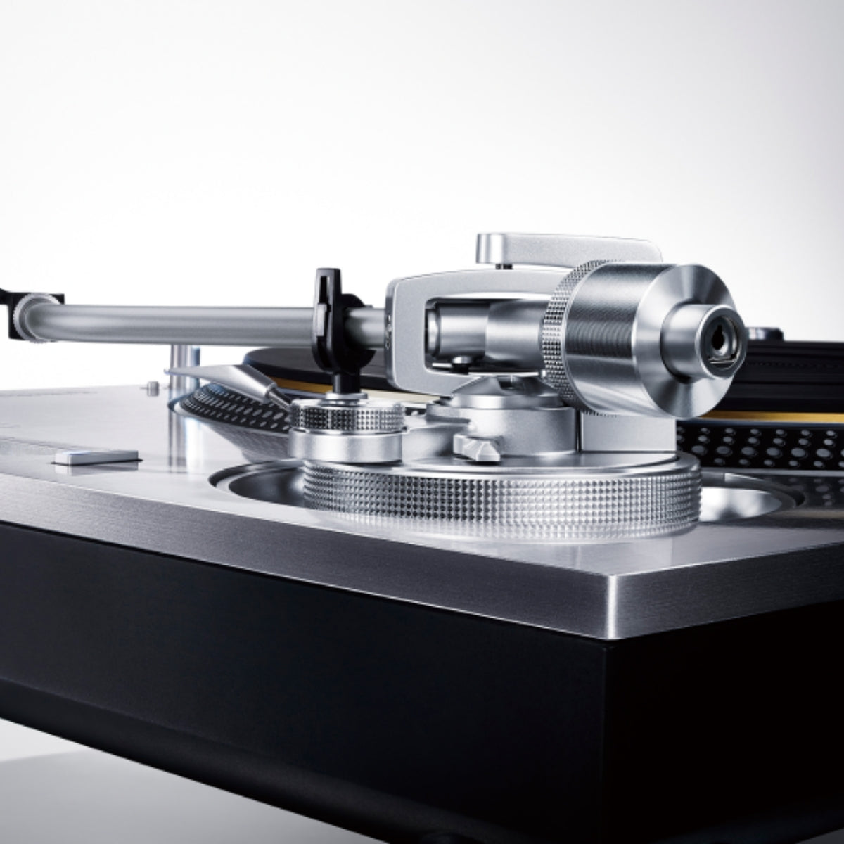 Technics SL-1200G Grand Class Direct Drive Turntable