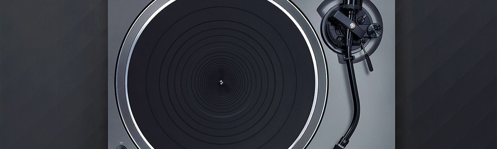 Technics SL-1500CS Delta Sigma Premium Class Direct Drive Turntable