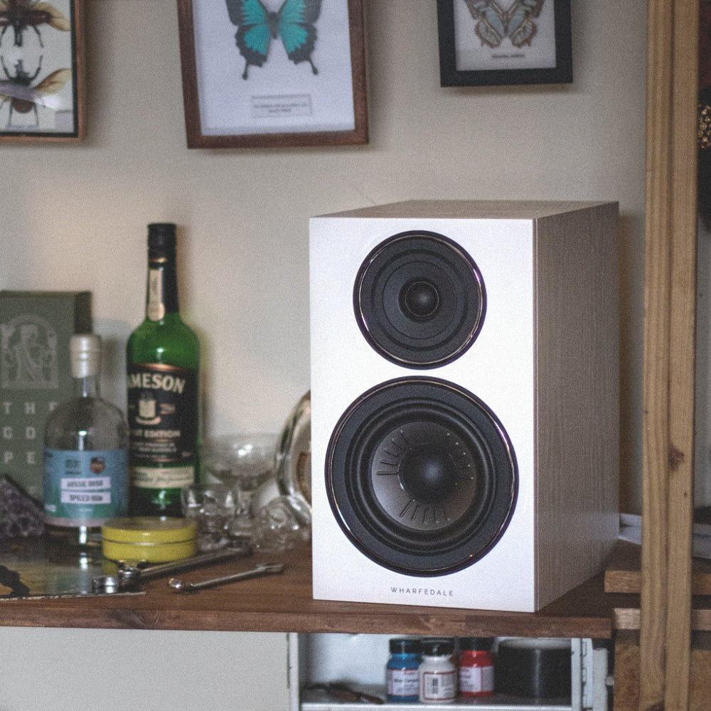 Wharfedale DIAMOND 12.2 bookshelf speaker in hipster living room #colour_light oak