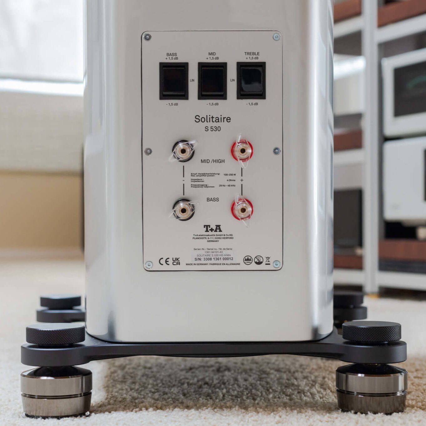 T+A Hi-Fi Solitaire S 530 Floorstanding Loudspeakers 